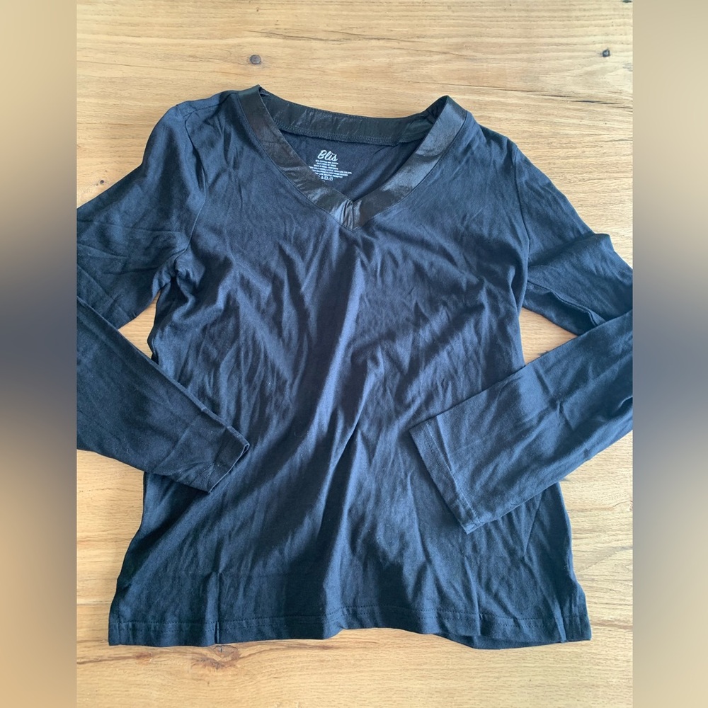 Blis Satin Vneck Tee Shirt Black Long Sleeve Women’s Small Preloved‎